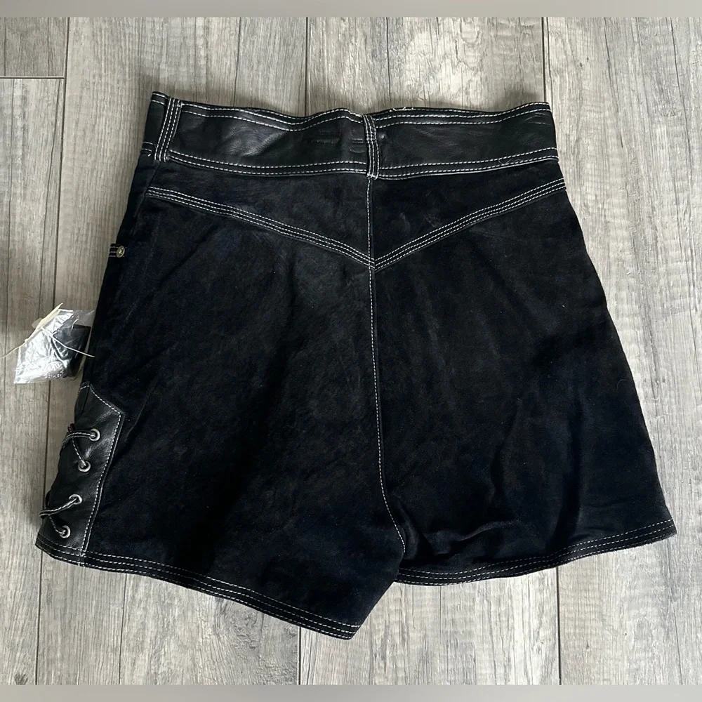 NWT Vintage Wilsons Leather Beyond Leather Black Leather & Suede Shorts - Picture 3 of 13